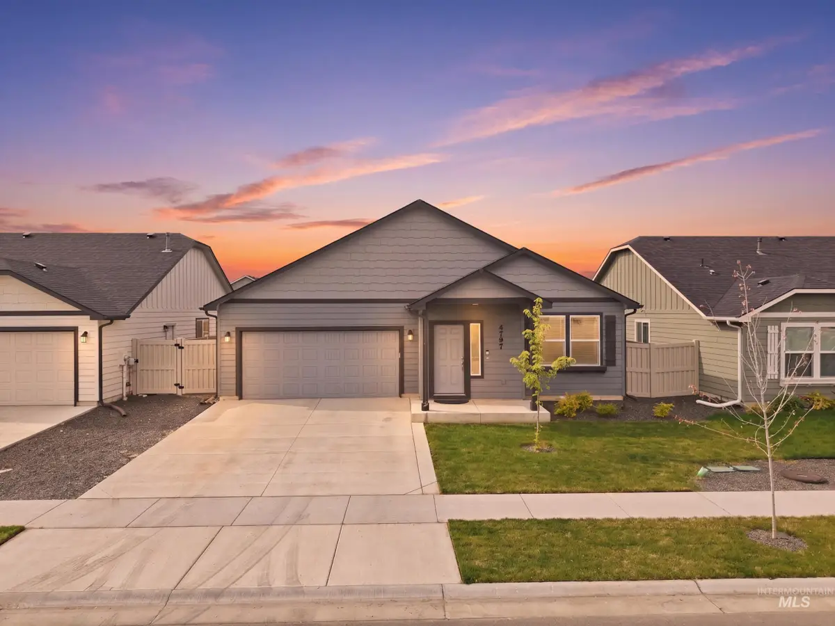 4797 E Grassway Dr, Nampa, ID 83686 - #1