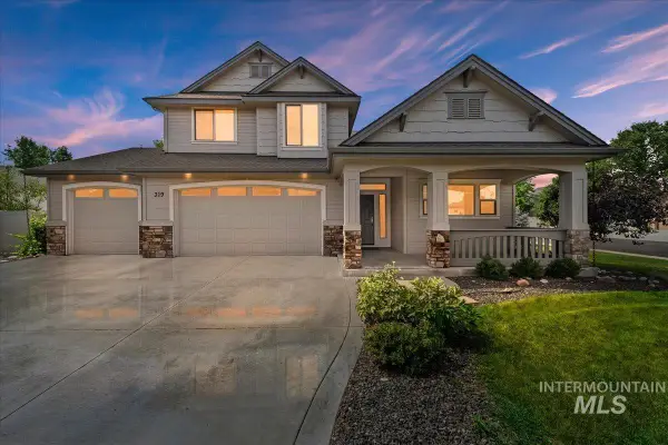 319 S Burgundy Way, Star, ID 83669