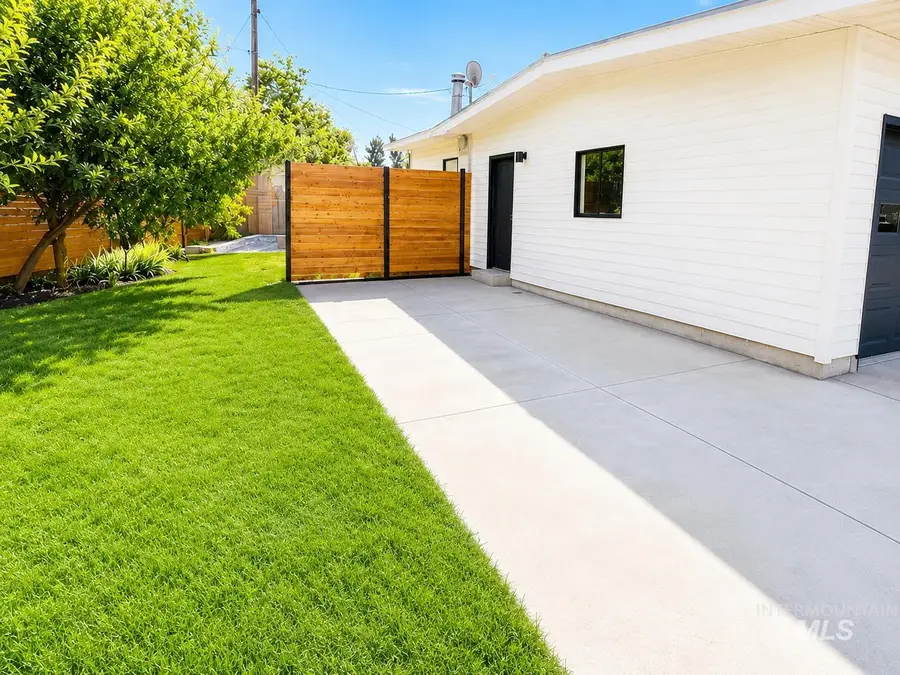1706 S Raymond St, Boise, ID 83709 - #3