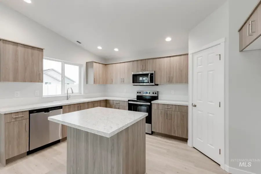 2348 W Penstemon St, Kuna, ID 83634 - #3