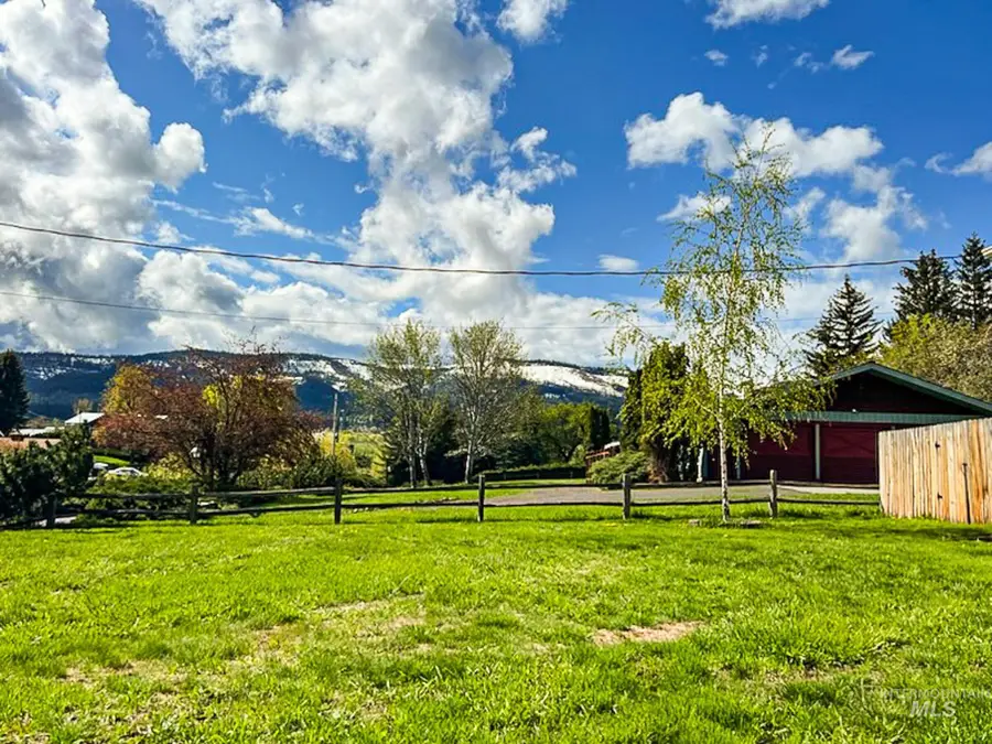 916 S Idaho Ave, Grangeville, ID 83530 - #2
