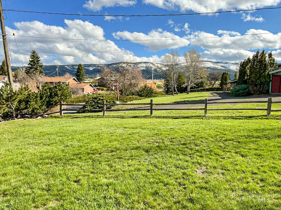 916 S Idaho Ave, Grangeville, ID 83530 - #3