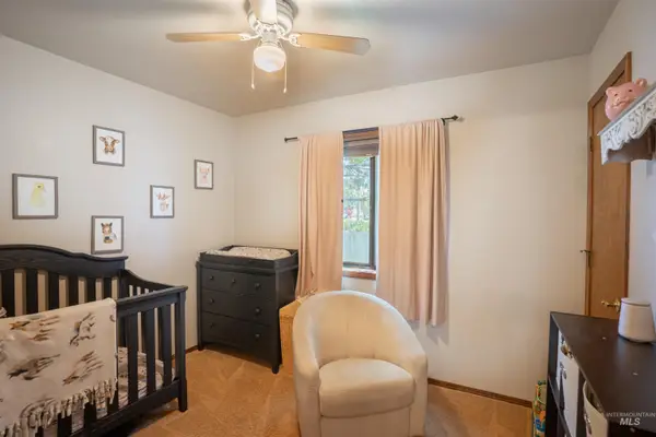 2711 Elizabeth Blvd, Twin Falls, ID 83301