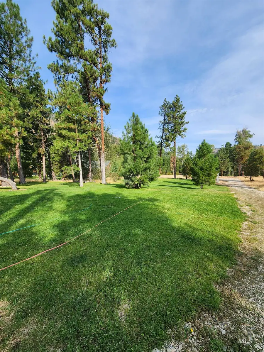 3897 N Rawah Dr, Featherville, ID 83647 - #2