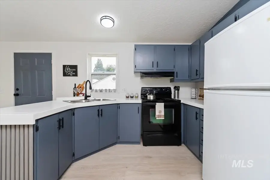 790 N Riviera Drive Unit #7 #7, Boise, ID 83703 - #3