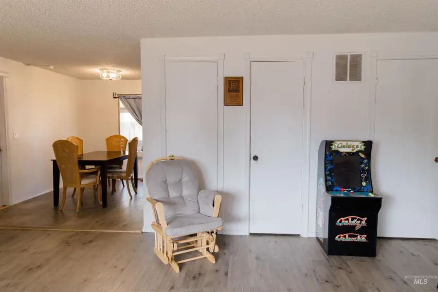 1230 E 17 N, Mountain Home, ID 83647 - #3
