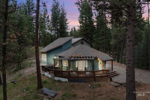 9785 Edna Pl, Cascade, ID 83611