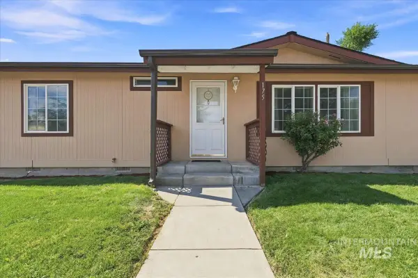 175 N 12th E, Mountain Home, ID 83647