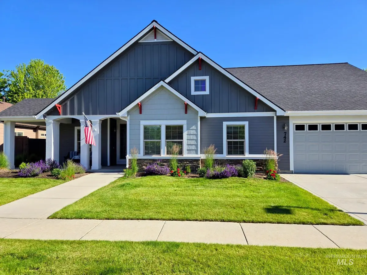 742 W Caine St, Meridian, ID 83646 - #1