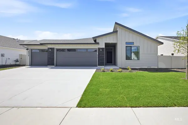 7319 W Newtown Dr, Eagle, ID 83616