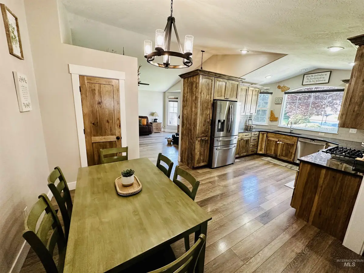 1074 N Clara Ave, Meridian, ID 83642 - #1