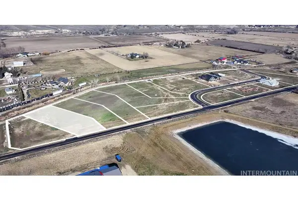 7950 Winter Horses Dr, Middleton, ID 83644