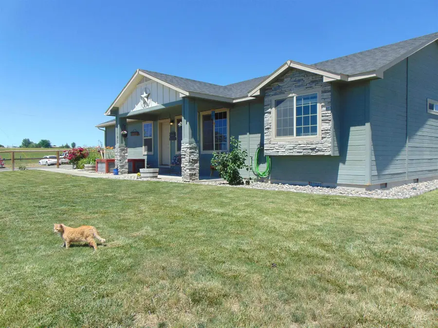 1860 Graham Blvd., Vale, OR 97918 - #2