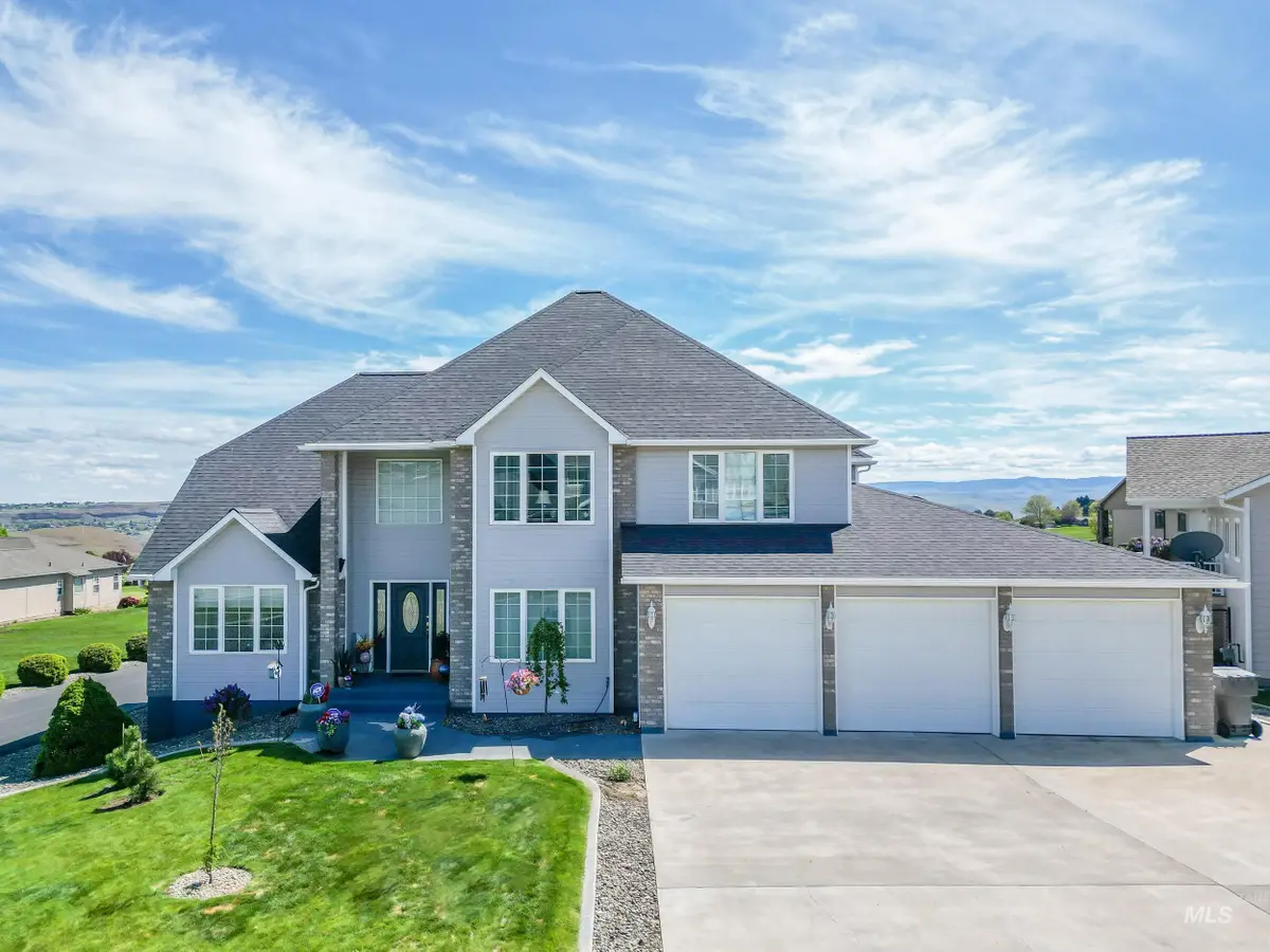 3535 Quailridge Dr, Clarkston, WA 99403 - #1