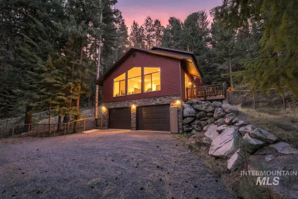 23 Landale Lane, Cascade, ID 83611