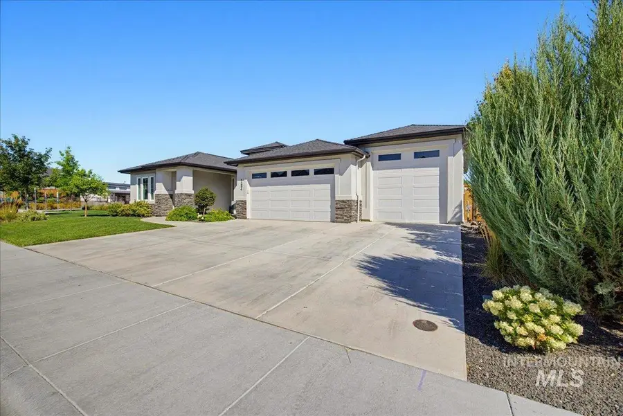 1294 W Tenzing Ct, Nampa, ID 83686 - #3