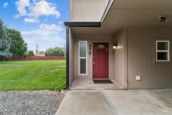 272 N Eagle Glen Ln., Eagle, ID 83616
