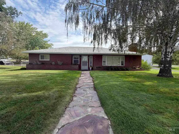 571 N 3rd. Ave., Hagerman, ID 83332