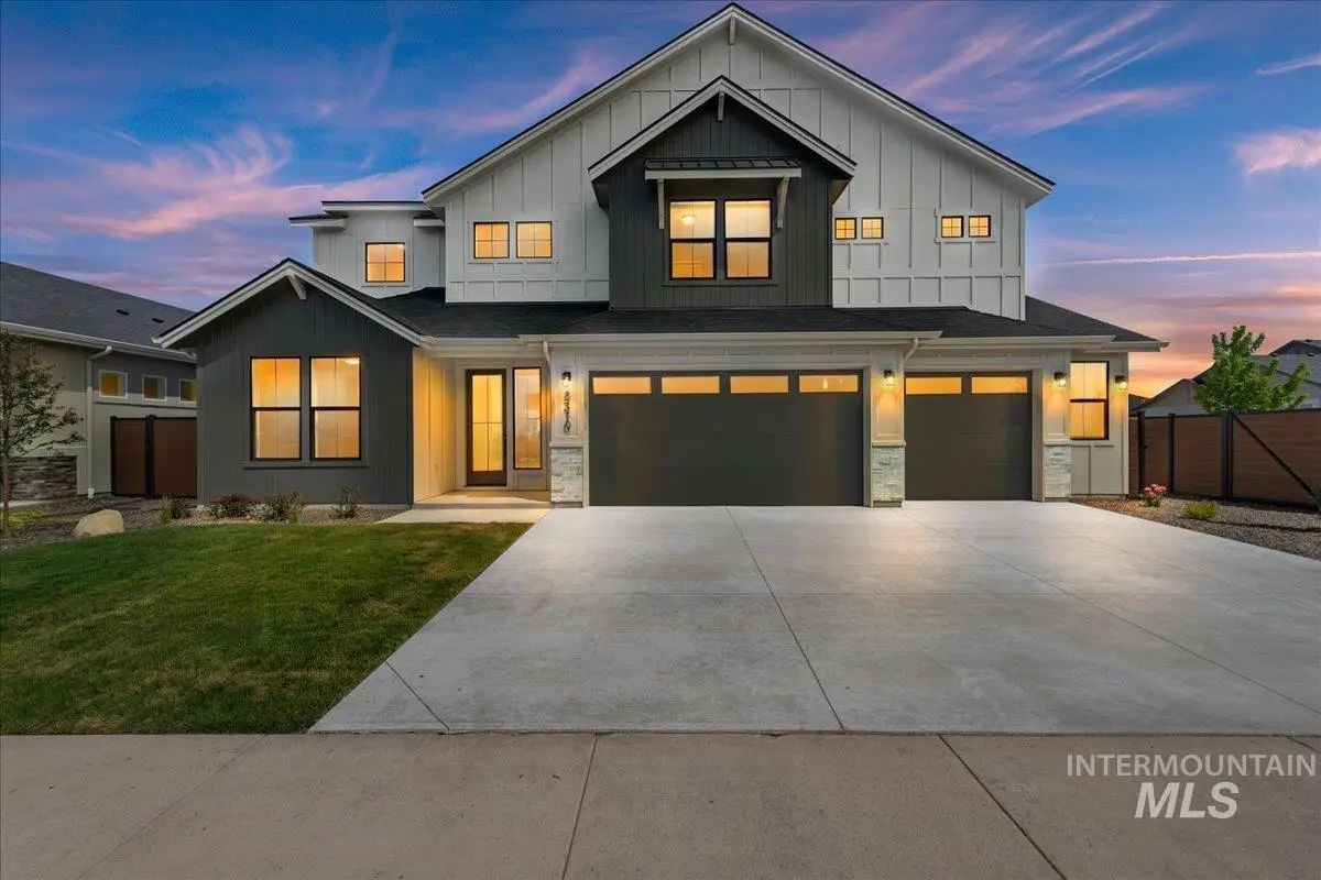 7715 W Flathead Lake St #Alpine -6 Car, Eagle, ID 83616 - #1
