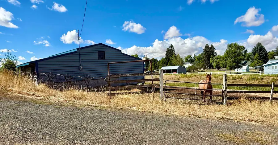 311 5th Ave, Nezperce, ID 83543 - #2