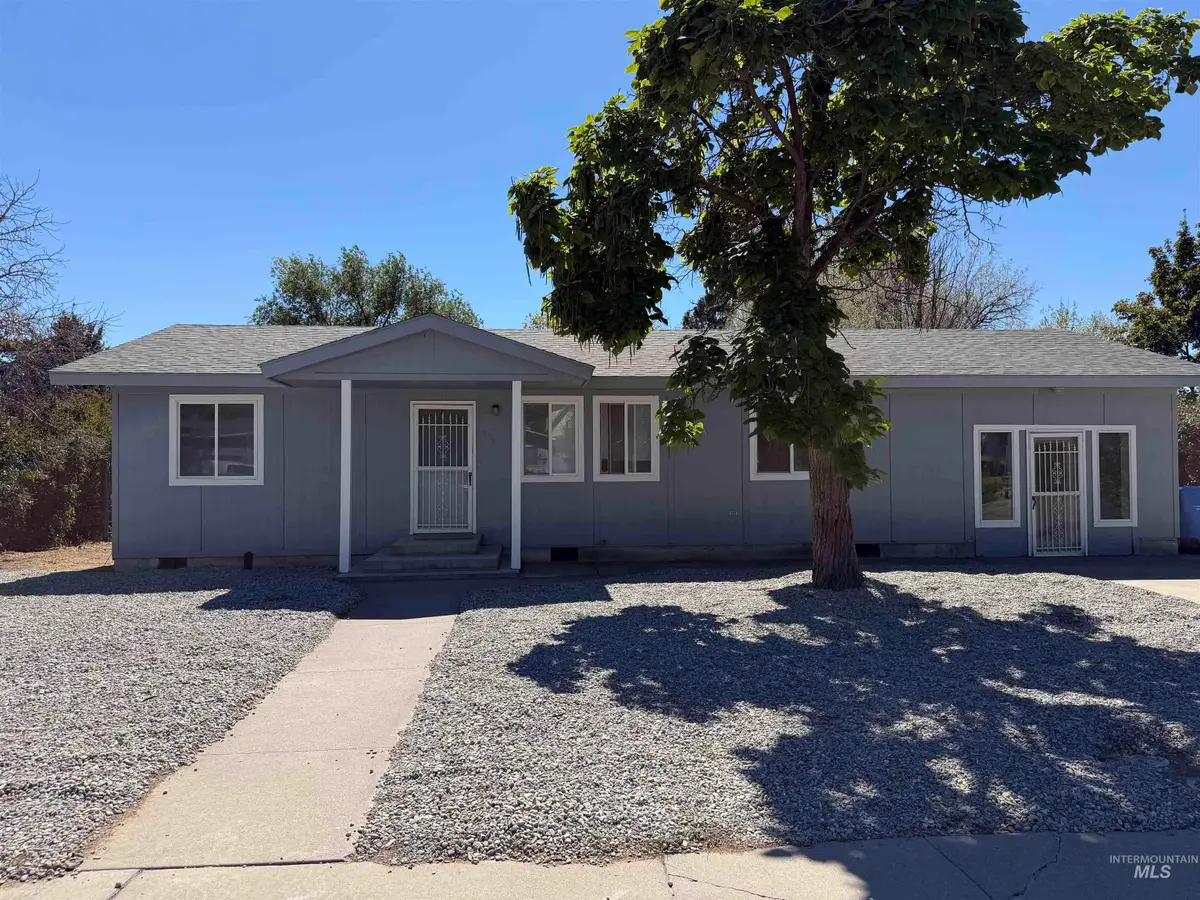 303 E Avenue J, Jerome, ID 83338 - #1