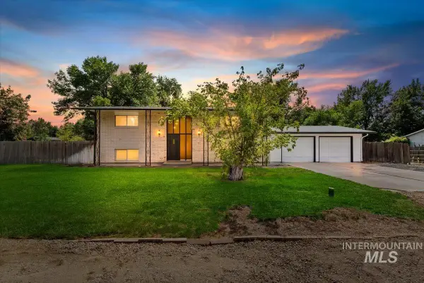 10195 W La Hontan Dr, Boise, ID 83709
