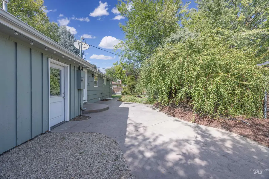 3102 N Woody Dr, Boise, ID 83703 - #2
