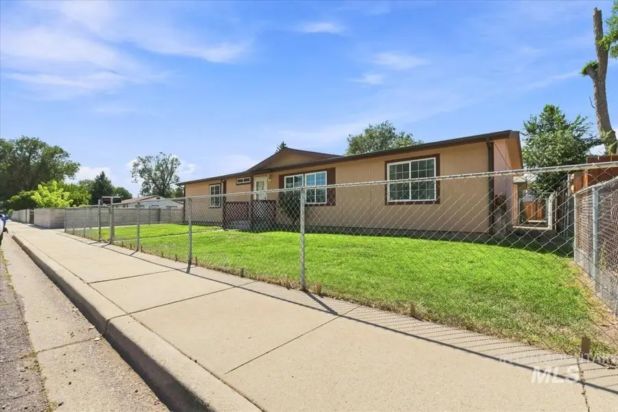 175 N 12th E, Mountain Home, ID 83647 - #2