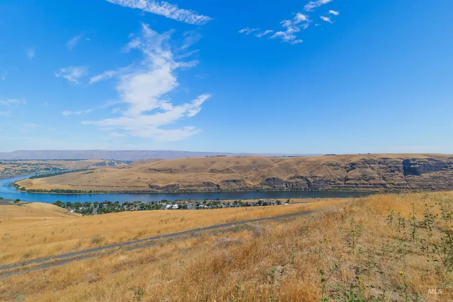 56 Riverpointe Dr, Asotin, WA 99402 - #2