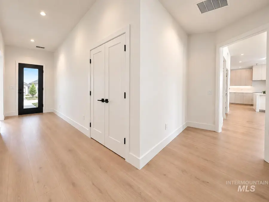 2056 E Dunyon St #4, Eagle, ID 83616 - #3