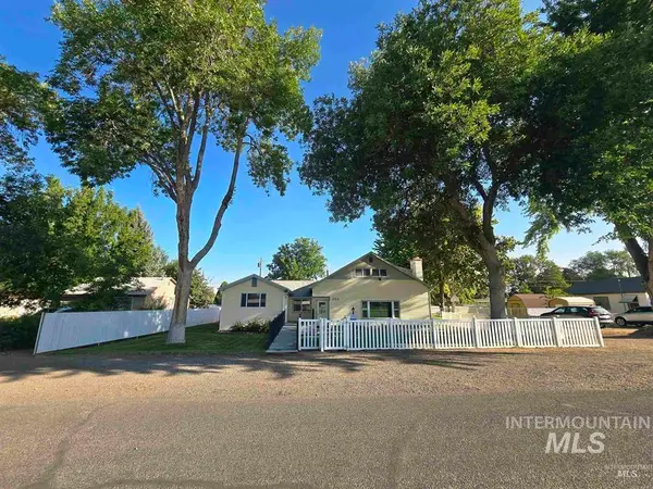 250 2nd Ave E, Wendell, ID 83355
