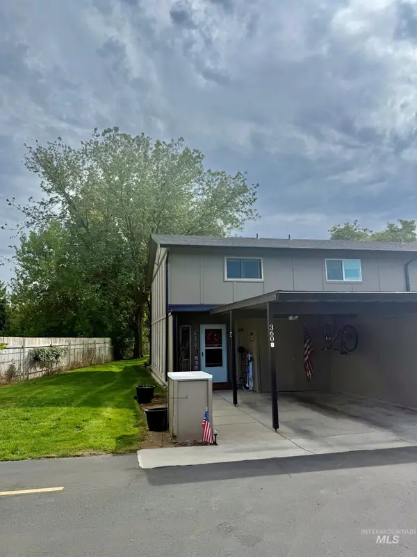 360 N Eagle Glen Ln, Eagle, ID 83616