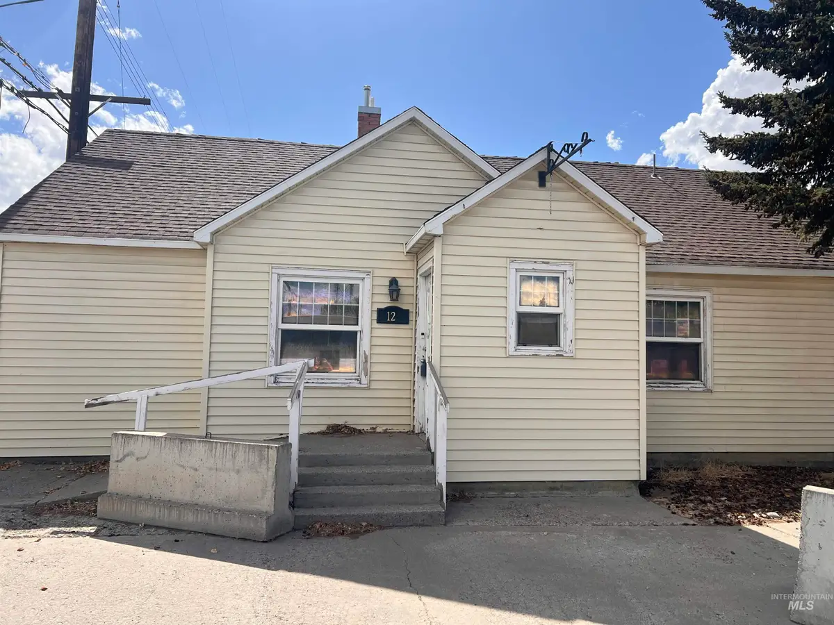 121 5th Ave W, Gooding, ID 83330 - #1