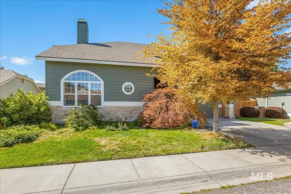 366 E Brookhollow Dr, Boise, ID 83706