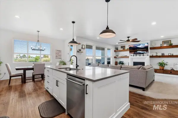 10128 Irongate Dr, Nampa, ID 83687