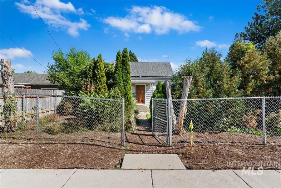 810 S Roosevelt St, Boise, ID 83705 - #3