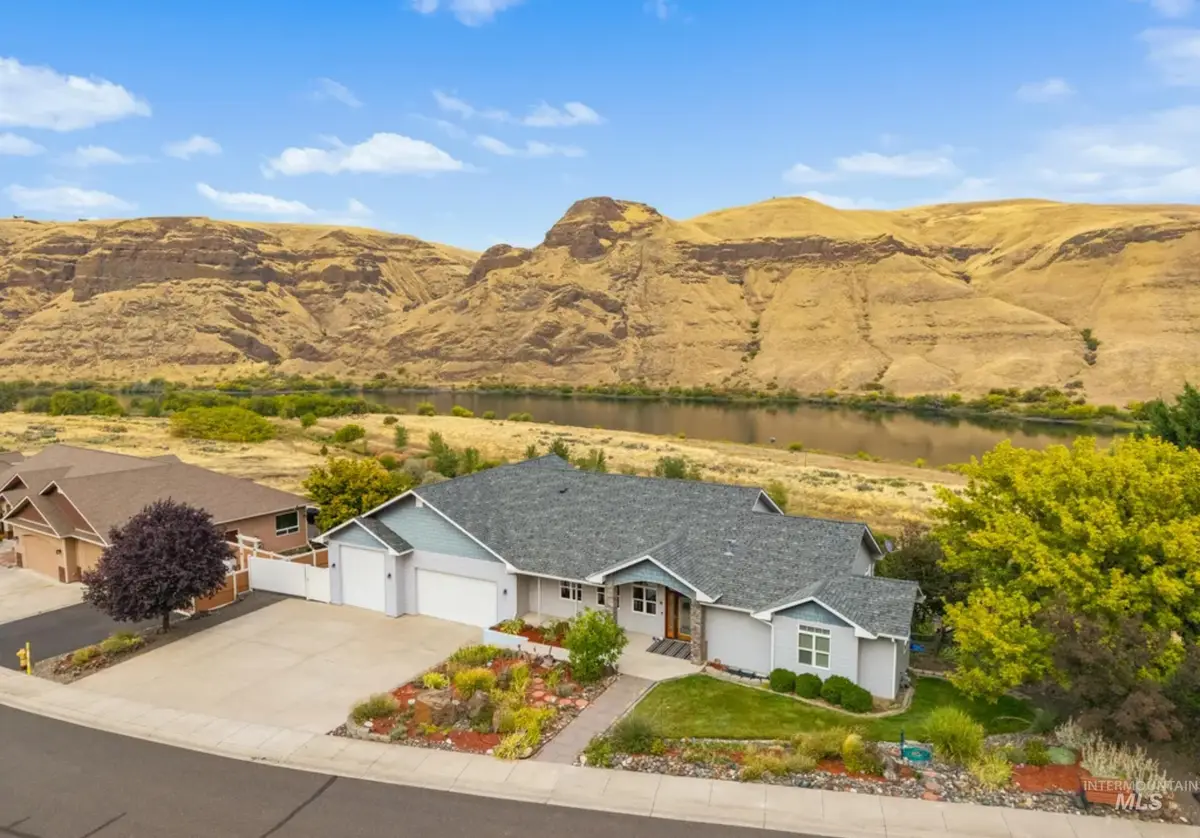 47 Riverpointe Dr, Asotin, WA 99402 - #1
