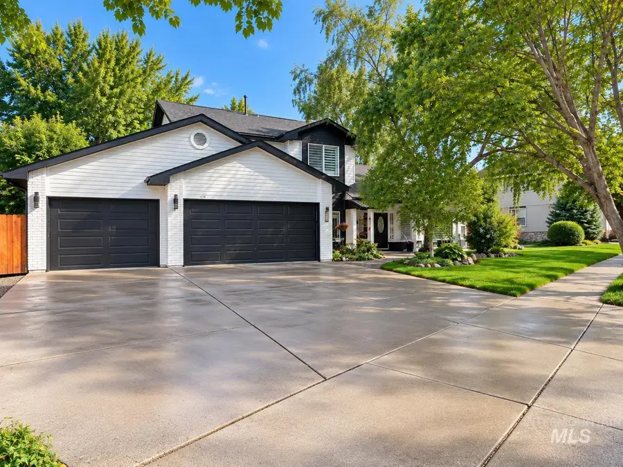 2734 S Pine Flats Ave, Meridian, ID 83642 - #3