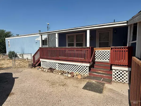1410 N Midland Blvd #TRLR 10, Nampa, ID 83651