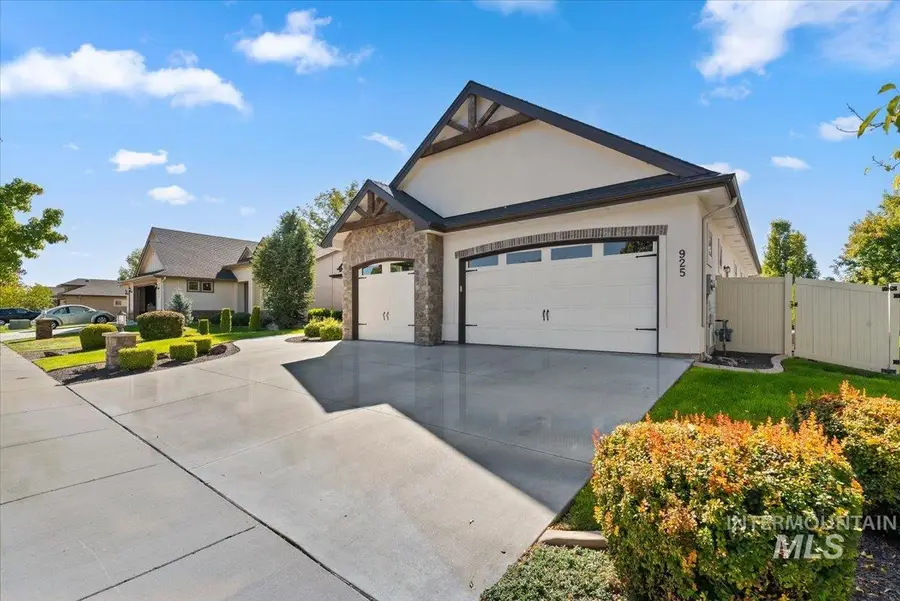 925 W Mollywood Dr, Nampa, ID 83686 - #3