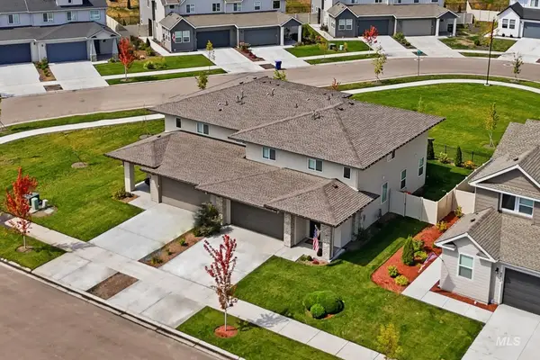 8244 W Pacific Yew St, Eagle, ID 83616