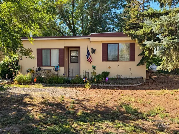 181 Hillcrest Rd (approx. 30 S 175 E), Burley, ID 83318