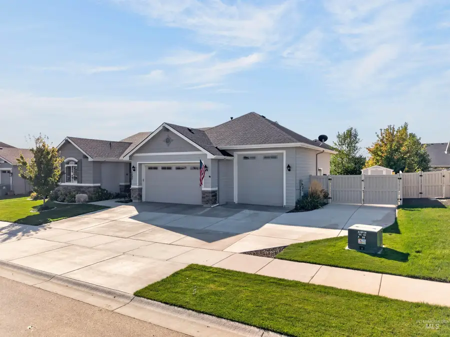 1297 W Six Shooter St, Middleton, ID 83644 - #3