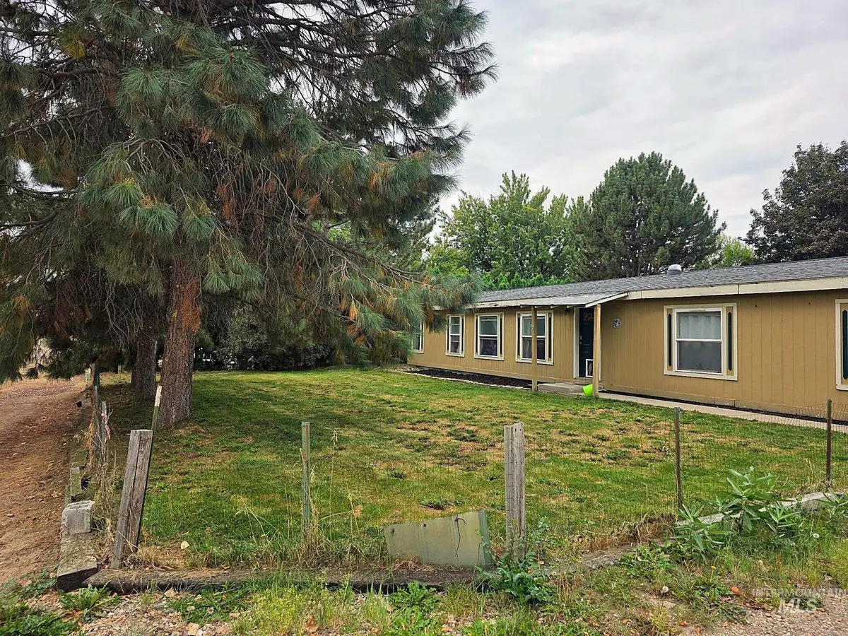13821 Gary Ln, Caldwell, ID 83607 - #1