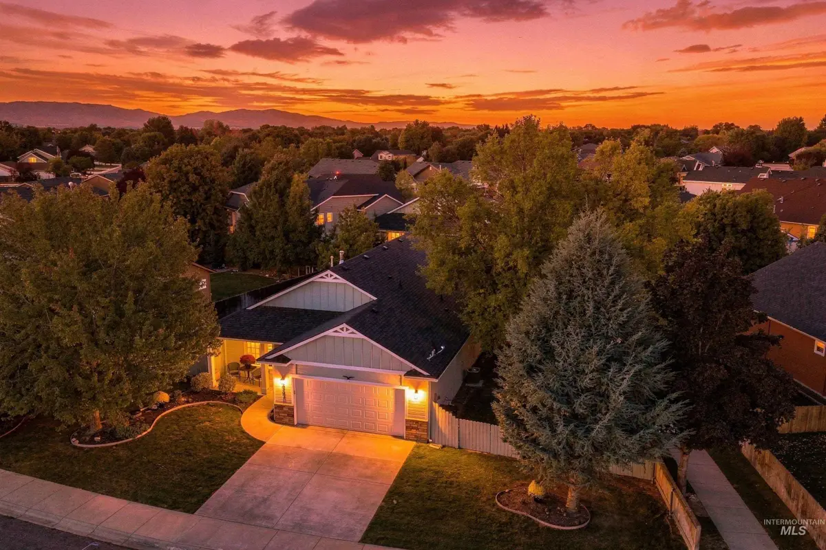 2397 W Fieldstream Dr, Meridian, ID 83646 - #1