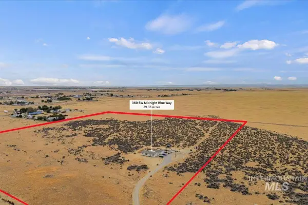 360 SW Midnight Blue Way, Mountain Home, ID 83647