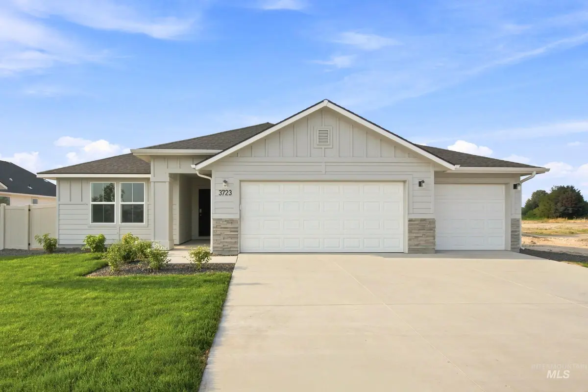2295 N 8th E St, Mountain Home, ID 83647 - #1