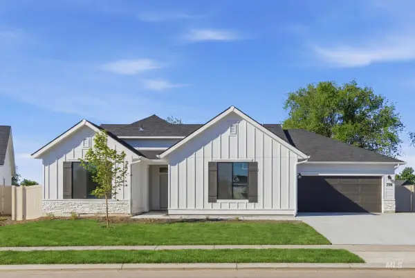 2351 N 8th E St, Mountain Home, ID 83647