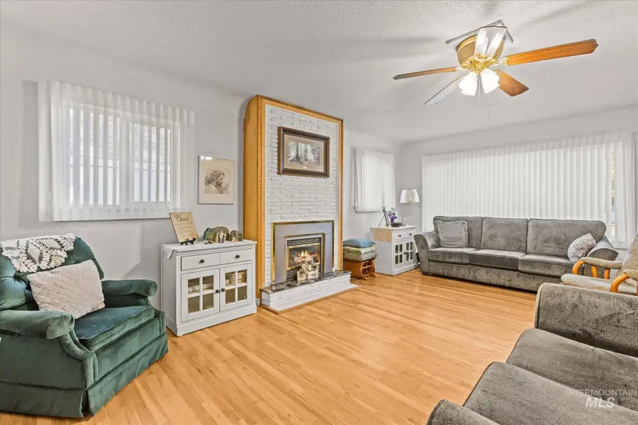 319 Davis Ave, Nampa, ID 83651 - #3