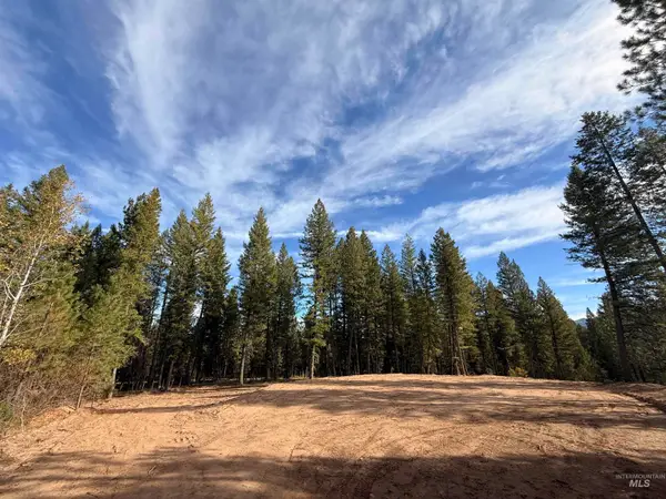 70 Laurins Lane, Cascade, ID 83611